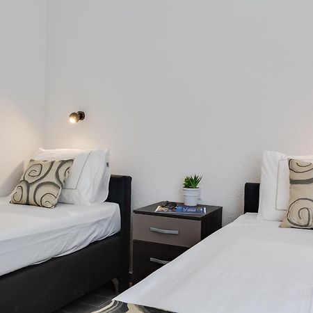 Apartmani Kastelina Vir Exterior foto