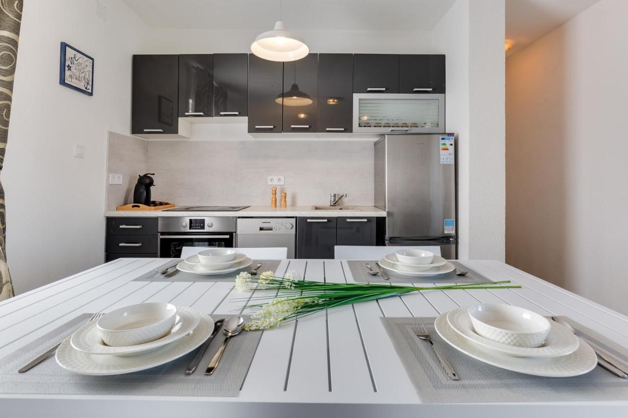 Apartmani Kastelina Vir Exterior foto