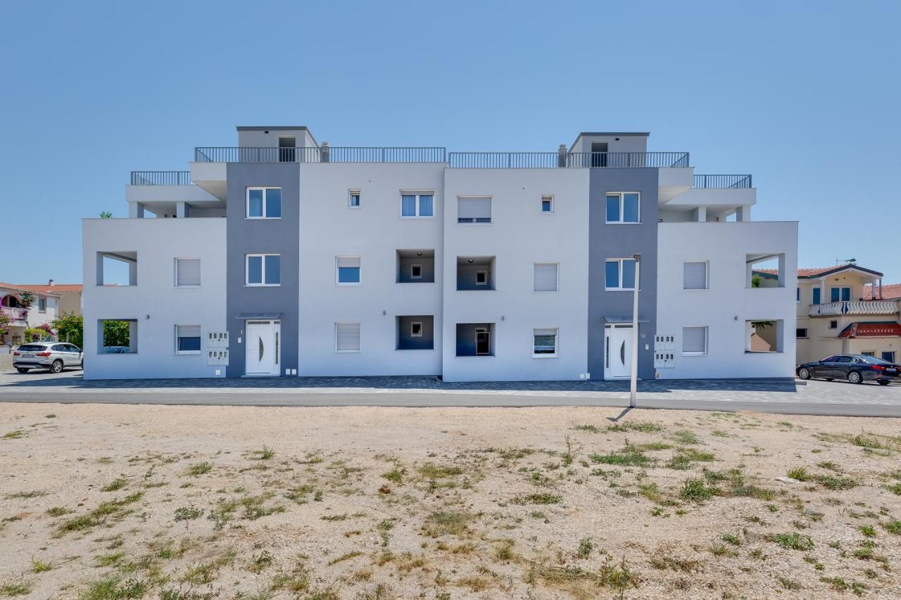 Apartmani Kastelina Vir Exterior foto